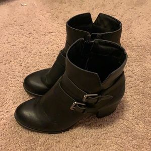 Black boots with buckles